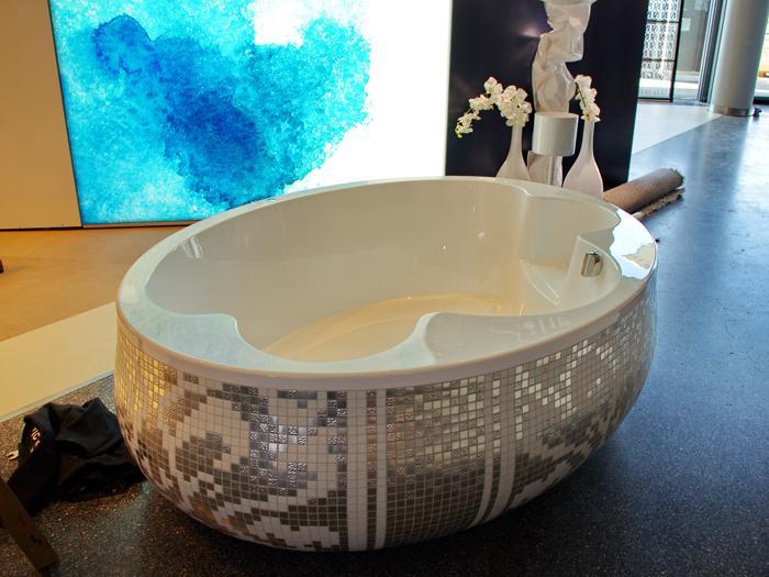 Ish 2015 : l'innovation en sanitaire, un art difficile Baignoires inspiration Japonaise