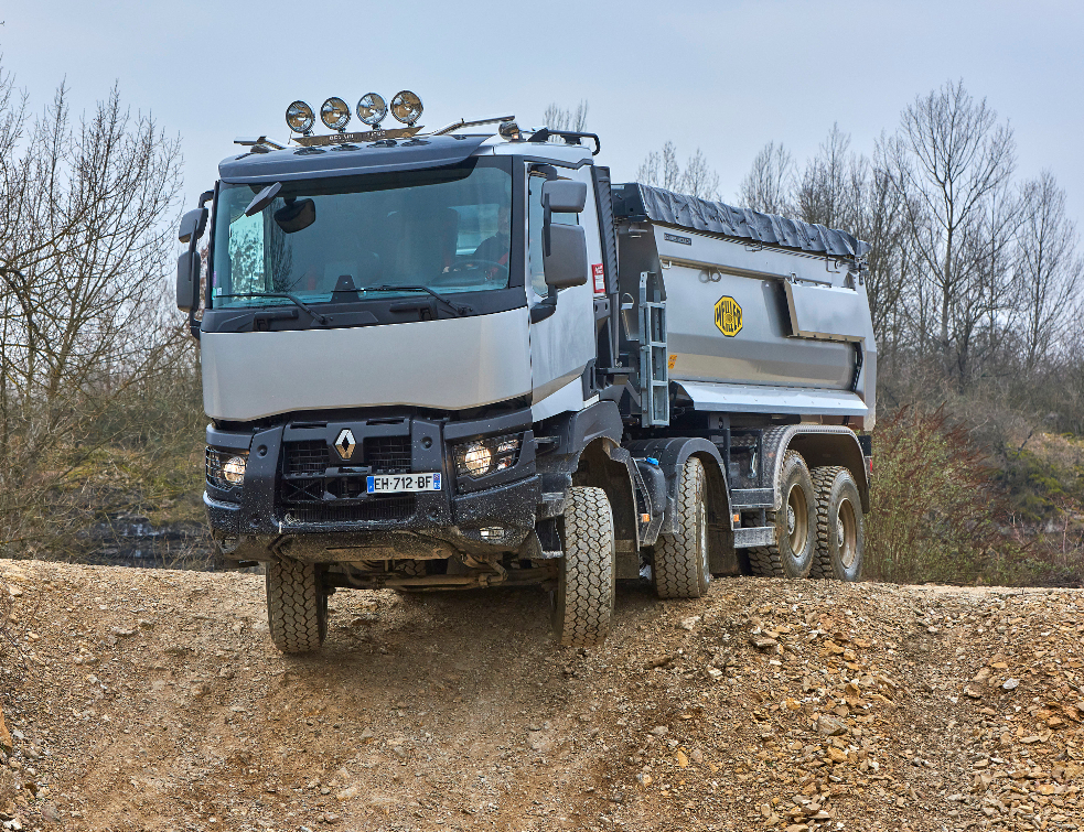 Poster Gros camion au chantier de construction