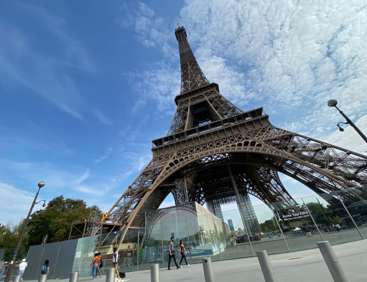 La tour Eiffel bientôt entièrement recouverte de plantes !