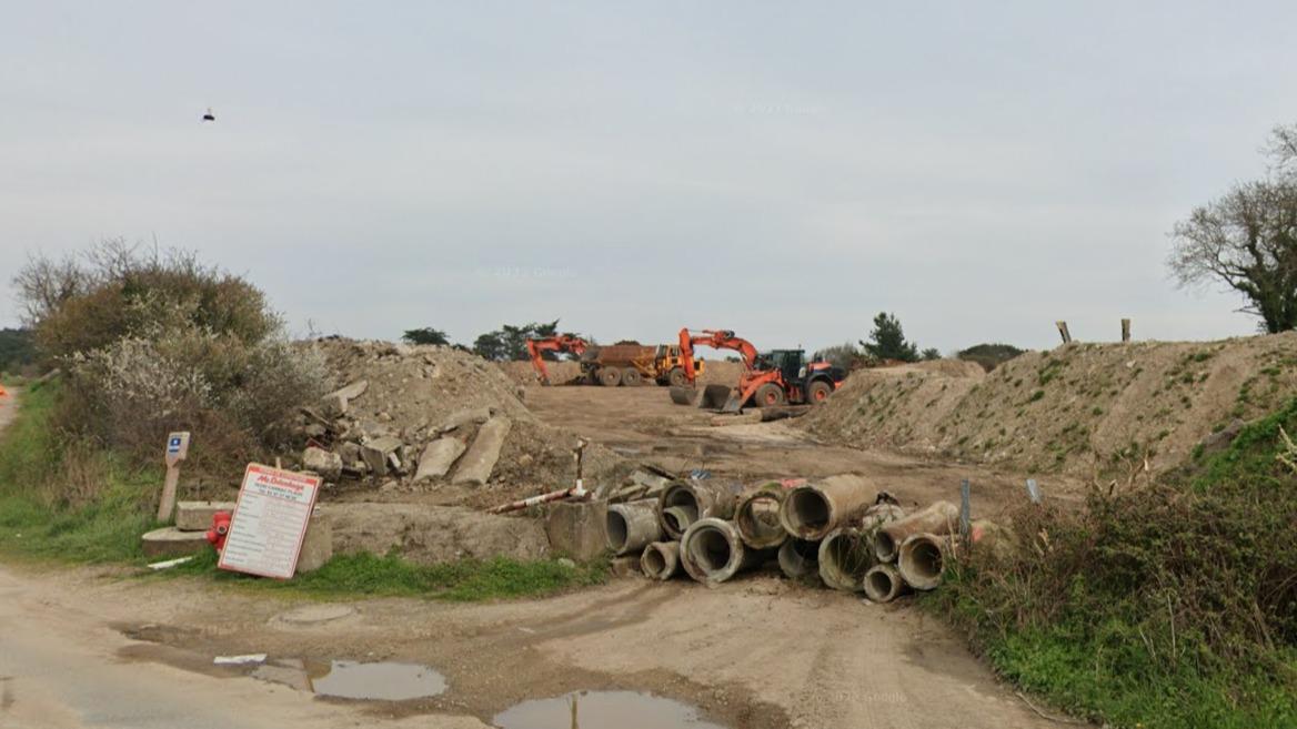 A Carnac, la destruction de 39 menhirs pour construire un magasin