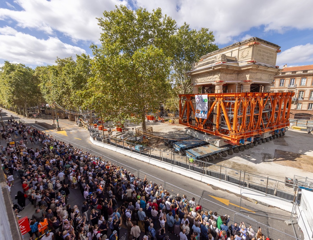 Déplacement spectaculaire d'un monument de 950 tonnes à Toulouse