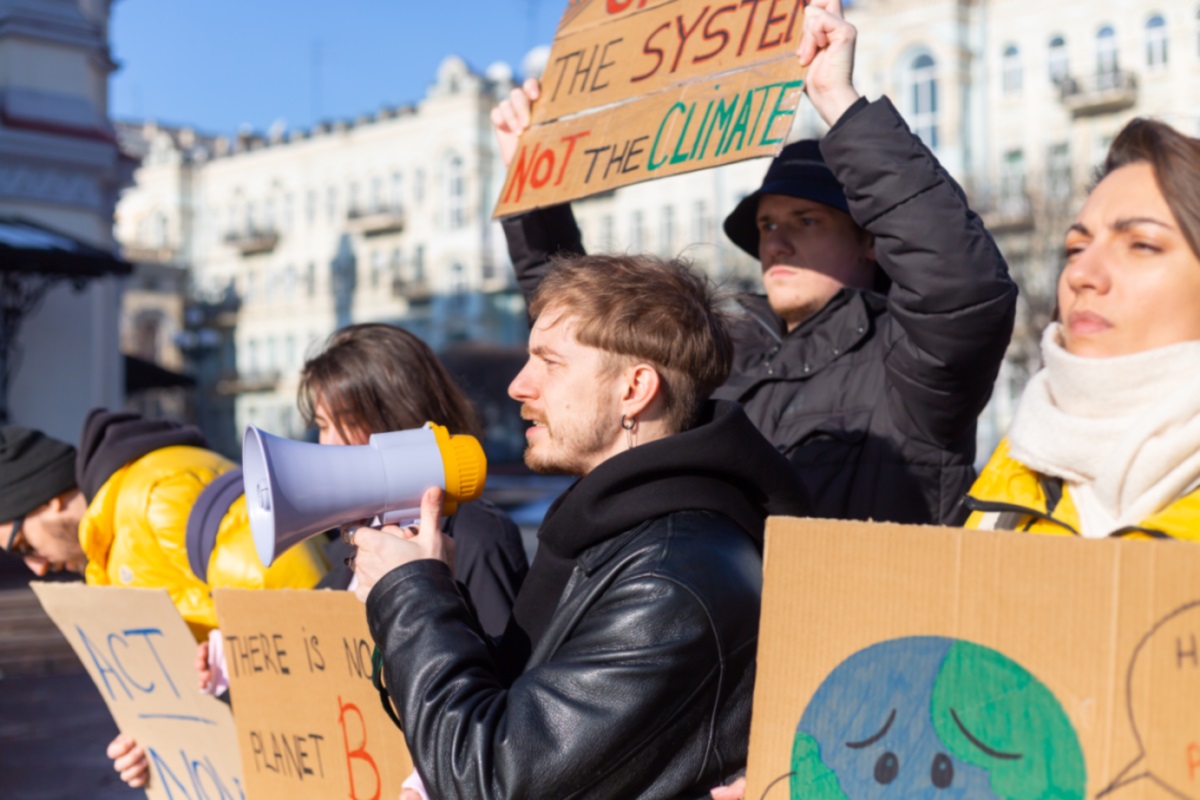 Riposte alimentaire bloque une grande avenue parisienne