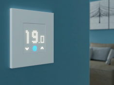 Thermostat mural rétroéclairé FINDER : design épuré et fonctions simples