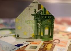 Légère baisse des taux des crédits immobiliers en février