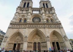 Notre-Dame: objectif d'une réouverture du parvis en mars