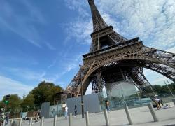 Tour Eiffel : le plomb provoque l'arrêt du chantier de peinture
