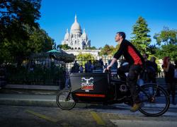 Elian Alluin, le cycloplombier de Paris veut faire des émules chez les artisans