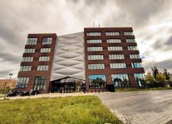 L’Eco-Campus du Bâtiment à Vitry-sur-Seine accueille une tour gravitaire Geberit