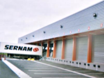 Manoeuvre électrique par moteur en extrémité d’axe