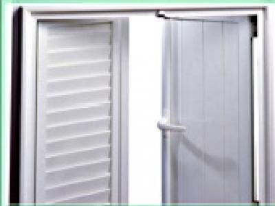 Portes à panneaux PVC