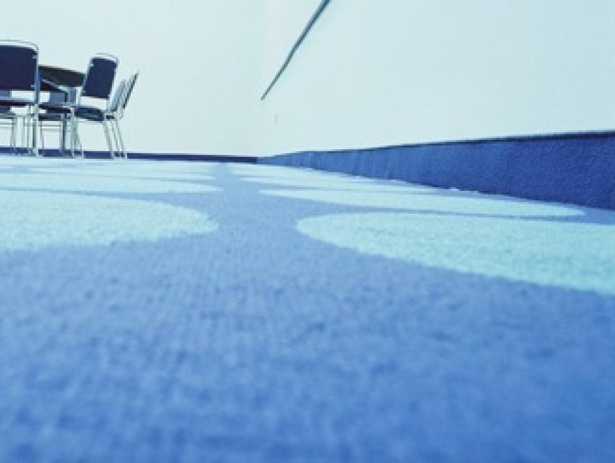 Revêtement de sol souple : colle liquide ou sèche ?