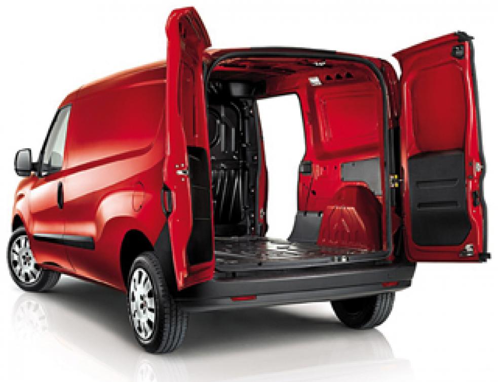 Nouveau Fiat Doblo Cargo Véhicules utilitaires Matériels