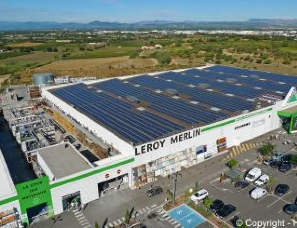 Une Centrale Photovoltaïque Sur Le Toit Dun Leroy Merlin