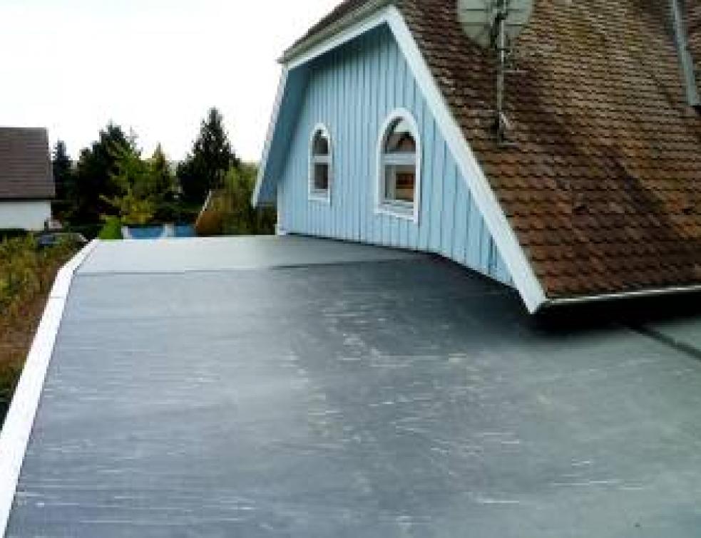 L’étanchéité en caoutchouc synthétique aime les végétaux