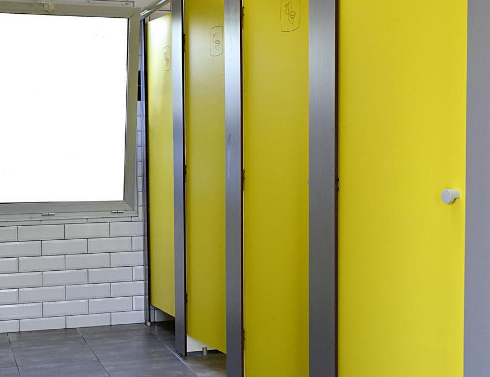 Désordre dans le bâtiment sanitaire d’un camping : quelle responsabilité ?