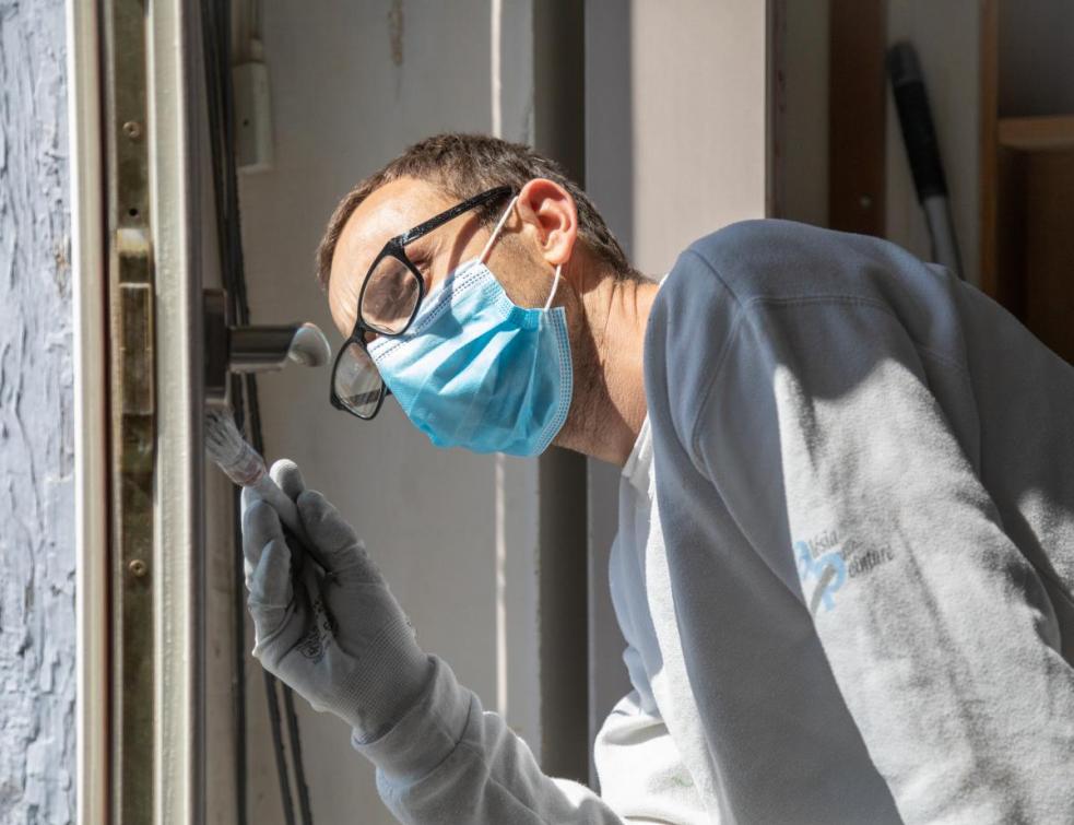 Couvre-feu : les artisans doivent porter leurs masques dans les lieux clos