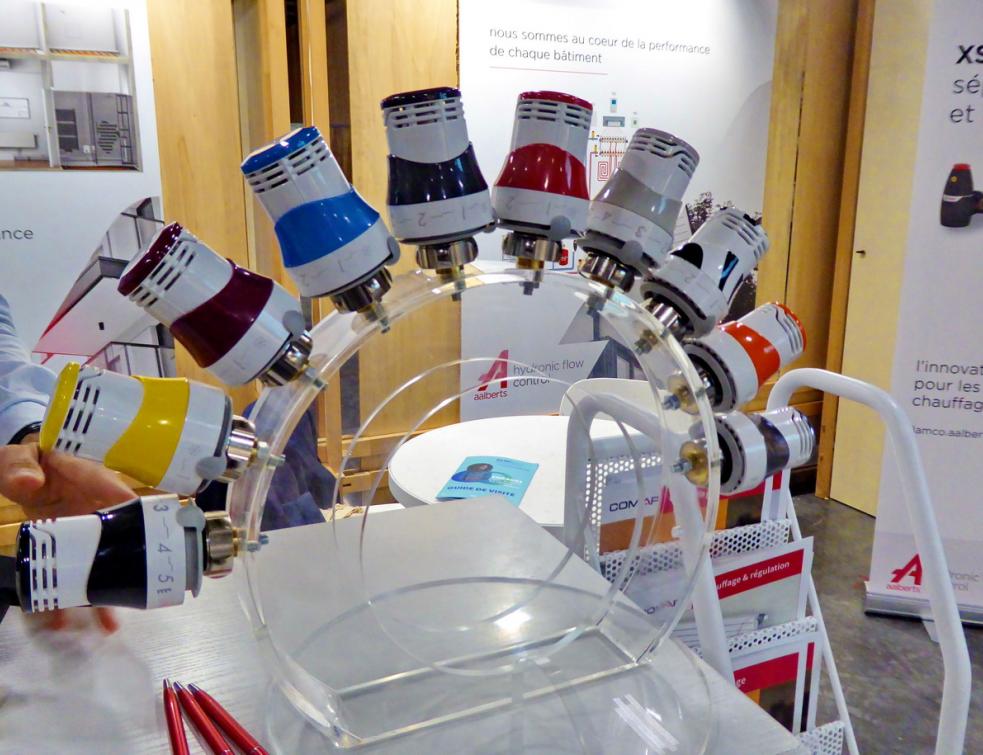 Un choix de couleurs étendu pour les têtes thermostatiques Comap